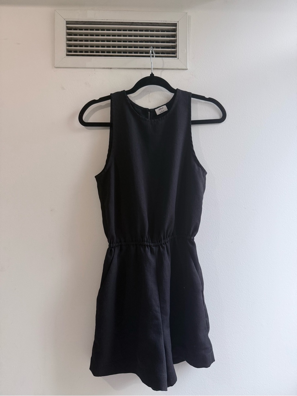 Aritzia Wilfred Classic Black Sleeveless Women’s Romper